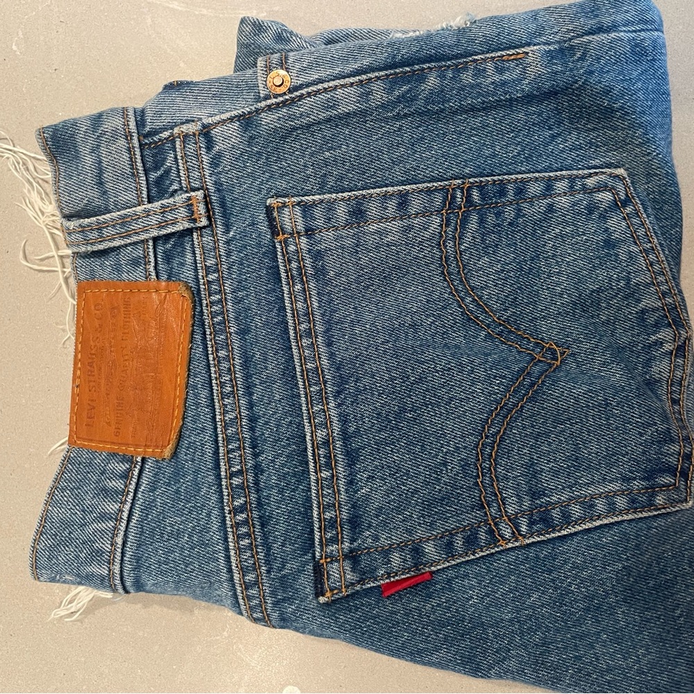 Levi Wedgie Straight Jean